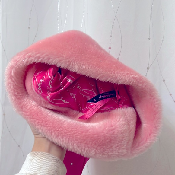 EUC Victorias Secret | Sexy Little Thing Santa Baby pink rhinestone faux fur hat - Picture 2 of 10